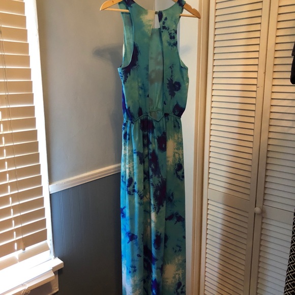 Beautiful maxi - Picture 2 of 4